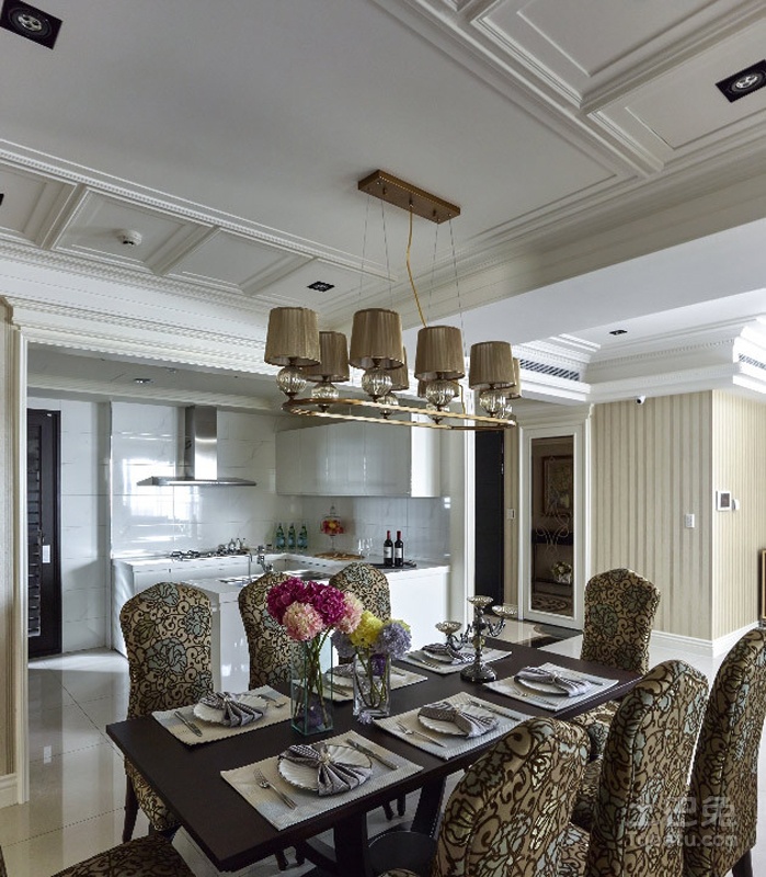 內斂質韻新古典宅