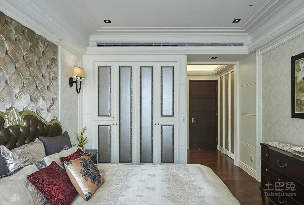 內斂質韻新古典宅